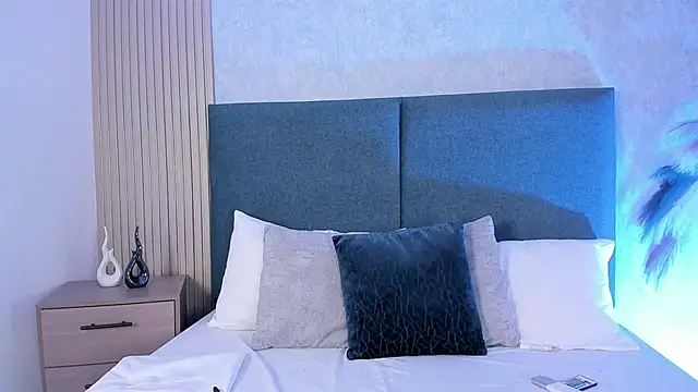 Laura Ivy online show from 02-12-26, 01:06