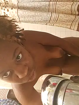 Snapshot of _she_was_a_fairy chatting on 10-24-25, 11:12 she was a fairy online show from 10-24-25, 11:12