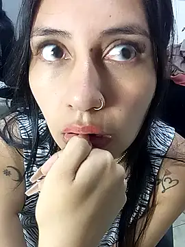 Snapshot of Nika_Hot chatting on 09-23-25, 08:39 Nika Hot online show from 09-23-25, 08:39