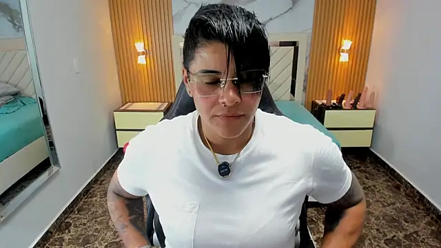 KAROLLJONES1 online show from 04-22-26, 07:04