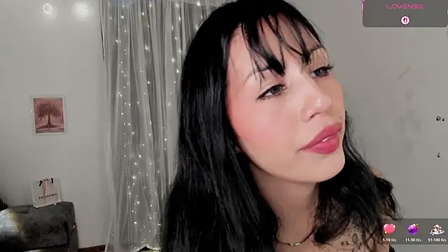 Snapshot of Miss_Charlottet chatting on 11-20-25, 08:08 Miss Charlottet online show from 11-20-25, 08:08