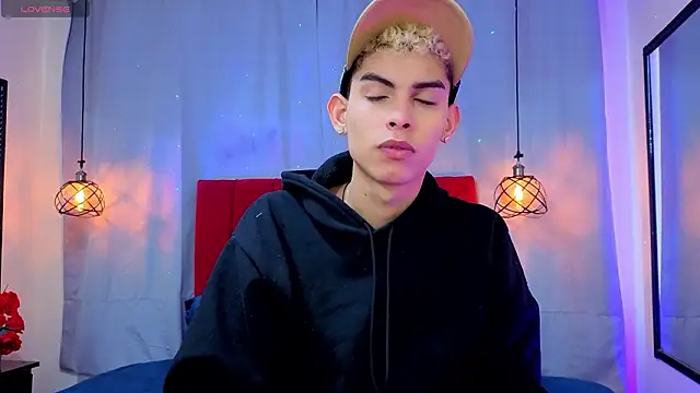 Room 69x online show from 03-04-26, 12:33