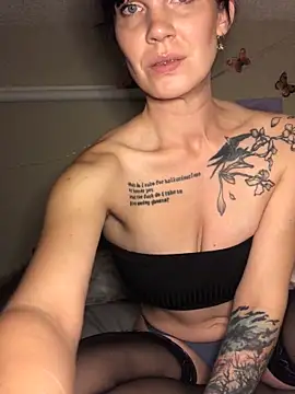 Snapshot of mzz_lillypillxoxo chatting on 10-26-25, 03:01 mzz lillypillxoxo online show from 10-26-25, 03:01