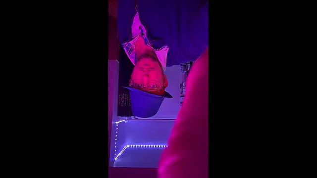 Pussyismyfavoritetaste online show from 12-21-25, 10:00