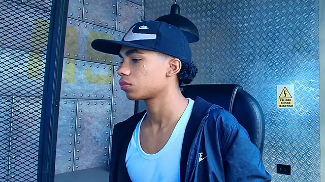 AlanCutee online show from 10-21-25, 12:28