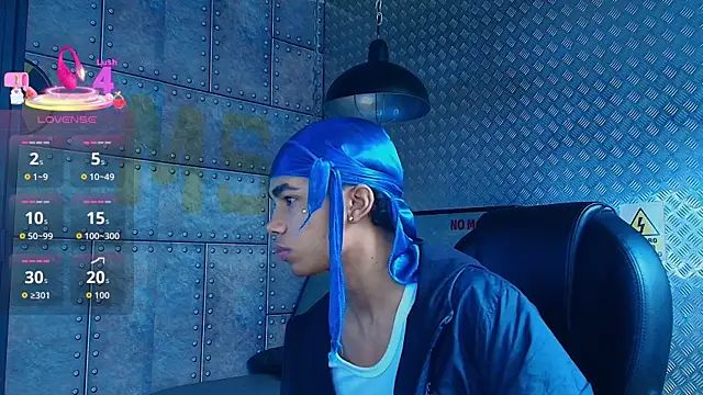 Snapshot of AlanCutee chatting on 10-25-25, 01:07 AlanCutee online show from 10-25-25, 01:07