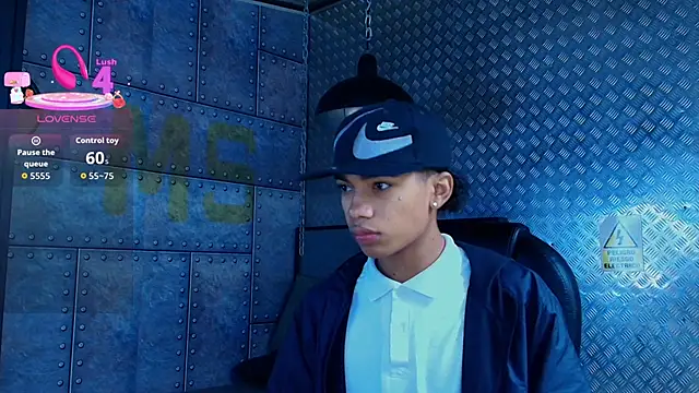 Snapshot of AlanCutee chatting on 10-26-25, 12:33 AlanCutee online show from 10-26-25, 12:33