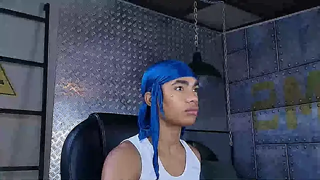 Snapshot of AlanCutee chatting on 10-31-25, 11:22 AlanCutee online show from 10-31-25, 11:22