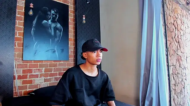 Snapshot of AlanCutee chatting on 11-02-25, 12:40 AlanCutee online show from 11-02-25, 12:40