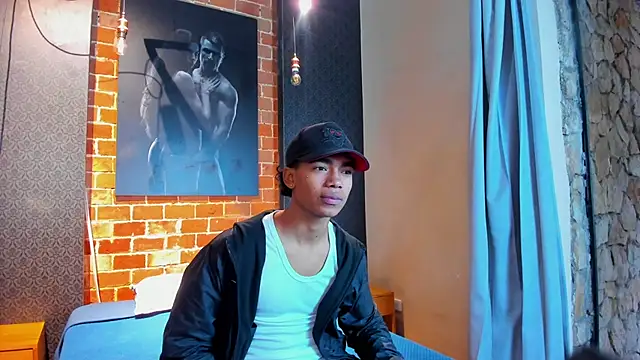 Snapshot of AlanCutee chatting on 11-06-25, 11:55 AlanCutee online show from 11-06-25, 11:55