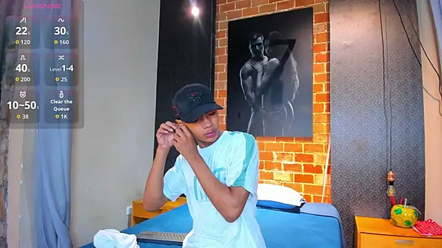 Snapshot of AlanCutee chatting on 11-07-25, 11:32 AlanCutee online show from 11-07-25, 11:32