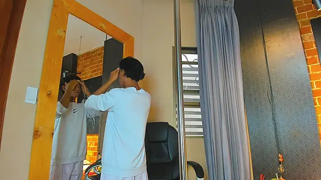 Snapshot of AlanCutee chatting on 11-16-25, 12:33 AlanCutee online show from 11-16-25, 12:33