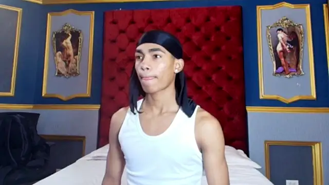 Snapshot of AlanCutee chatting on 12-15-25, 08:13 AlanCutee online show from 12-15-25, 08:13