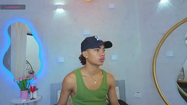 AlanCutee online show from 05-17-26, 01:51