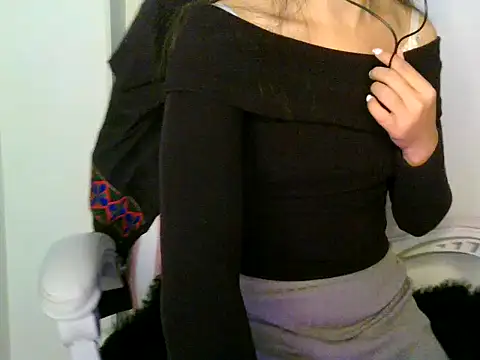 Snapshot of JOLLY_67 chatting on 11-11-25, 04:01 JOLLY 67 online show from 11-11-25, 04:01