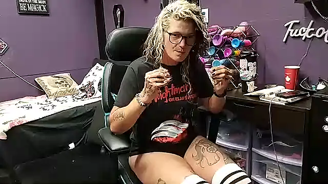 oddywithabody online show from 09-26-25, 09:02