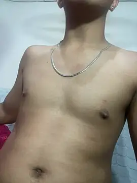 Snapshot of Hunky_paul chatting on 07-16-26, 02:01 Hunky paul online show from 07-16-26, 02:01