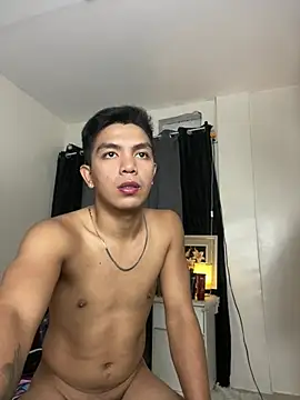 Snapshot of Hunky_paul chatting on 07-17-26, 03:07 Hunky paul online show from 07-17-26, 03:07
