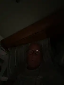 Snapshot of philefc chatting on 09-28-25, 07:03 philefc online show from 09-28-25, 07:03