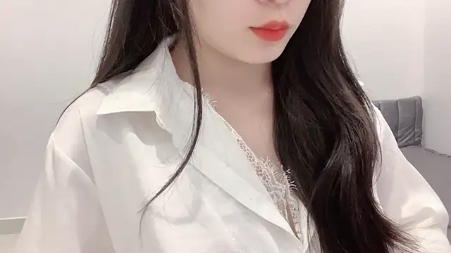    Lily    online show from 05-01-26, 03:38