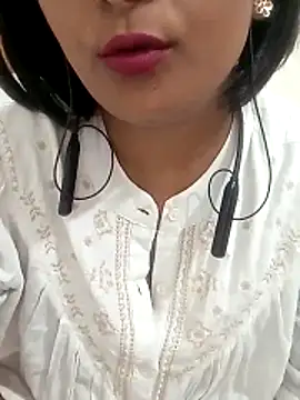Snapshot of Queen_Kushi4 chatting on 05-03-26, 10:05 Queen Kushi4 online show from 05-03-26, 10:05