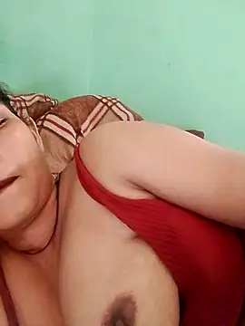 Snapshot of Chandrakanta-Devi chatting on 06-24-26, 06:45 Chandrakanta-Devi online show from 06-24-26, 06:45