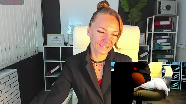 Snapshot of Jesica_mooon chatting on 09-13-25, 01:27 Jesica mooon online show from 09-13-25, 01:27