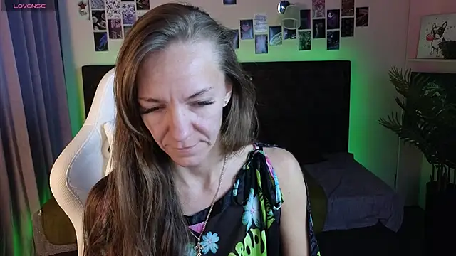 Snapshot of Jesica_mooon chatting on 10-11-25, 01:27 Jesica mooon online show from 10-11-25, 01:27