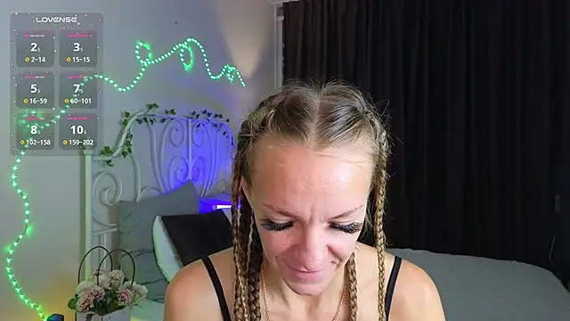 Snapshot of Jesica_mooon chatting on 10-16-25, 01:28 Jesica mooon online show from 10-16-25, 01:28