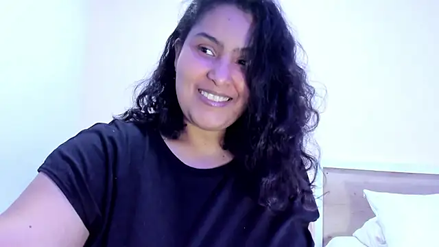 Snapshot of BellaNixs chatting on 09-29-25, 03:22 BellaNixs online show from 09-29-25, 03:22