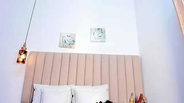 Mistt Mia online show from 06-11-26, 02:53