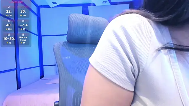 SamaraAnders  online show from 04-12-26, 05:01