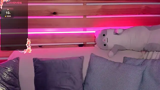 Emily Tylerr online show from 10-16-25, 07:31