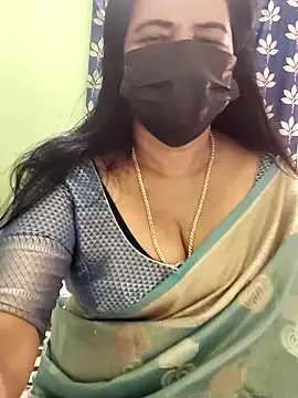 Snapshot of mallu-lover chatting on 10-05-25, 05:39 mallu-lover online show from 10-05-25, 05:39