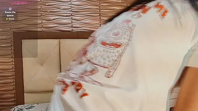 Miladiosa online show from 04-27-26, 12:03