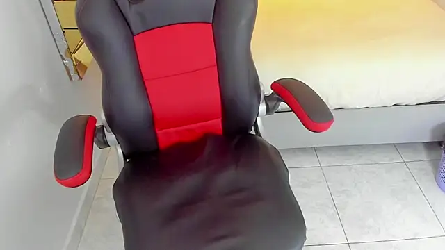 ALISSON BARKER online show from 10-22-25, 07:13