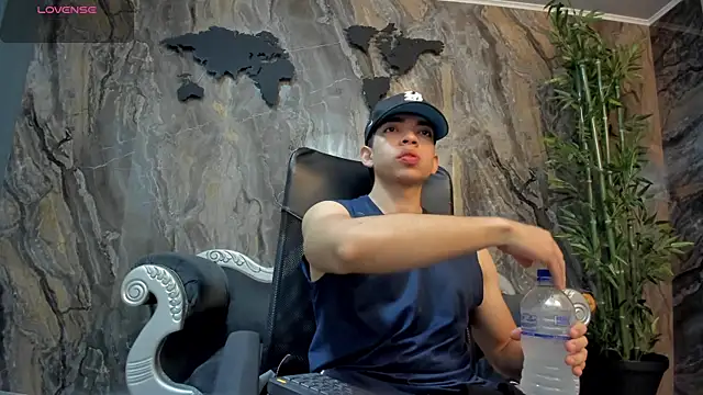 Snapshot of Eryonbradley chatting on 09-12-25, 11:21 Eryonbradley online show from 09-12-25, 11:21