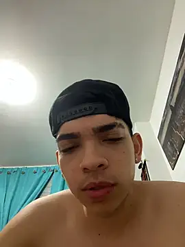 Snapshot of Eryonbradley chatting on 10-27-25, 11:41 Eryonbradley online show from 10-27-25, 11:41