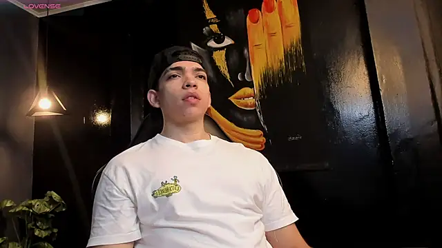 Snapshot of Eryonbradley chatting on 11-03-25, 11:22 Eryonbradley online show from 11-03-25, 11:22