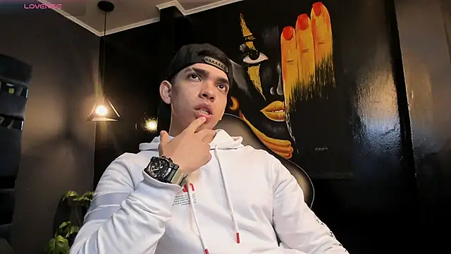 Snapshot of Eryonbradley chatting on 11-10-25, 11:20 Eryonbradley online show from 11-10-25, 11:20