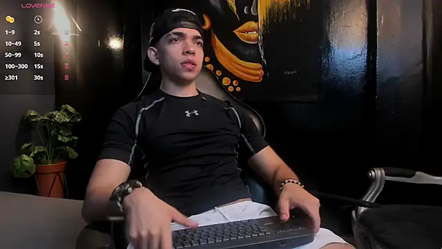 Snapshot of Eryonbradley chatting on 11-26-25, 11:22 Eryonbradley online show from 11-26-25, 11:22