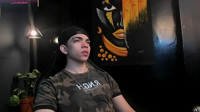 Snapshot of Eryonbradley chatting on 12-04-25, 11:19 Eryonbradley online show from 12-04-25, 11:19