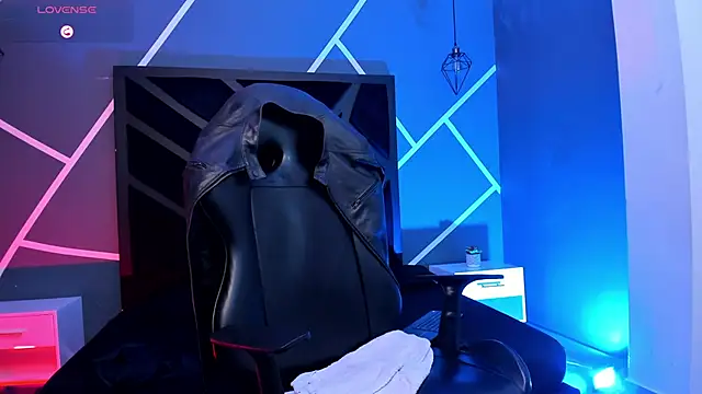 Snapshot of Eryonbradley chatting on 12-13-25, 07:53 Eryonbradley online show from 12-13-25, 07:53