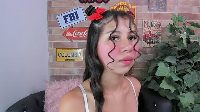 Snapshot of misss_luxury chatting on 09-19-25, 11:11 misss luxury online show from 09-19-25, 11:11