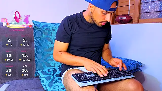 Snapshot of tomas_smith1 chatting on 11-02-25, 08:22 tomas smith1 online show from 11-02-25, 08:22