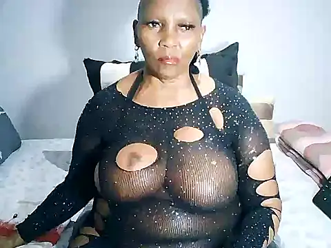 Snapshot of BigPussy10xx chatting on 10-21-25, 05:13 BigPussy10xx online show from 10-21-25, 05:13