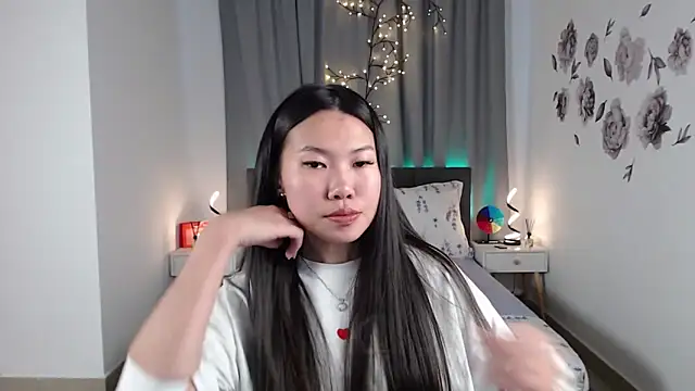 LunaPurrr online show from 09-17-25, 06:37