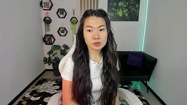 LunaPurrr online show from 11-21-25, 01:04