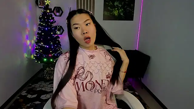 LunaPurrr online show from 12-16-25, 12:26