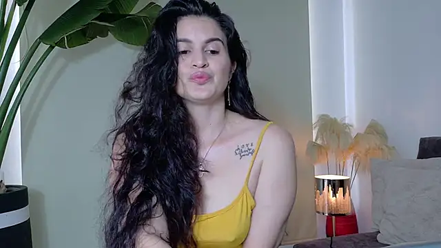 Snapshot of lizdevine chatting on 10-12-25, 03:44 lizdevine online show from 10-12-25, 03:44